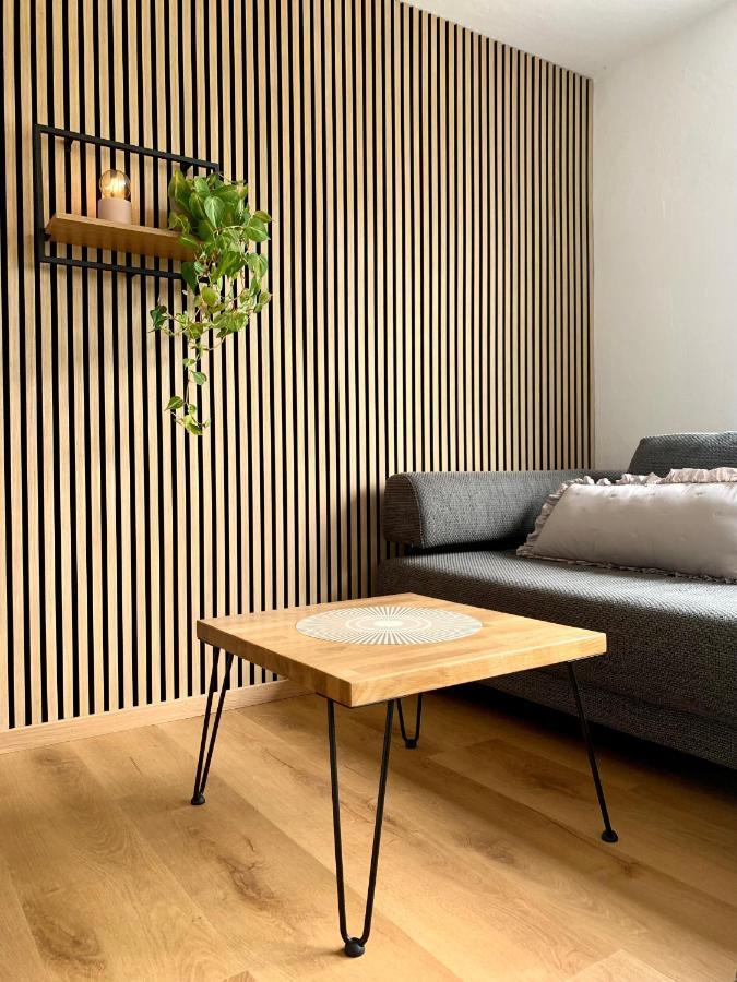 Modernes Mit Blick Ins Gruene Apartment